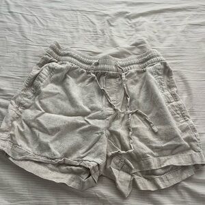 Beige loose shorts